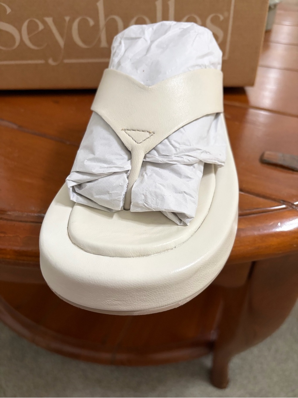 Seychelles Cream Leather Thong Sandals - Picture 3 of 8